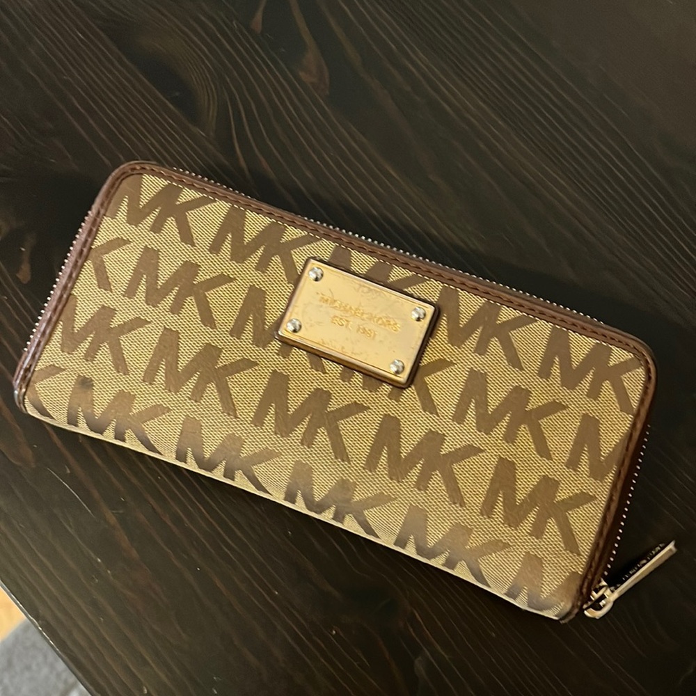 Michael Kors wallet